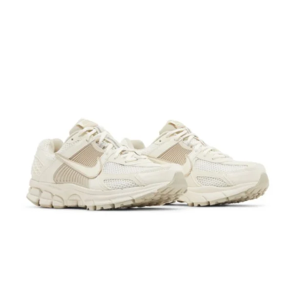 AirZoomVomero5_PaleIvorySanddrift_7.webp Air Zoom Vomero 5 'Pale Ivory Sanddrift'