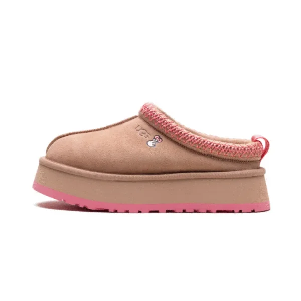 UGGTazzLove25-SlipperArroyoTropicalPink-_3-600x600-1.webp Ugg Tazz Love ‘25 Slipper Arroyo Tropical pink